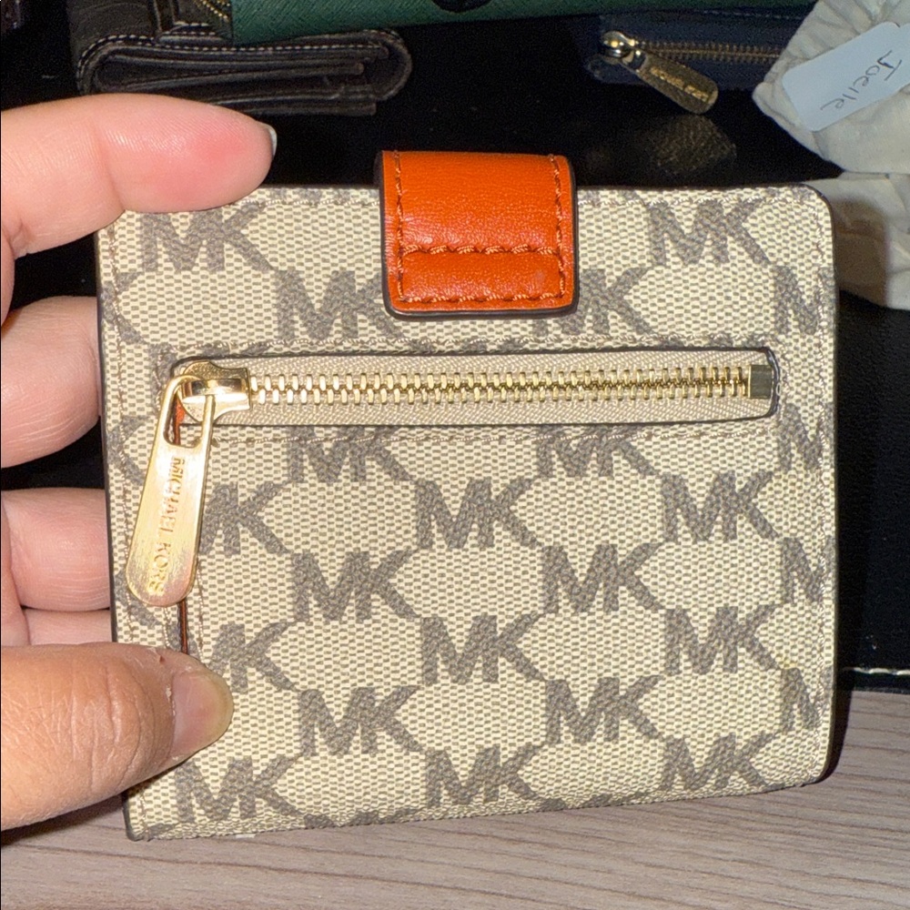 Michael Kors Beige and Orange Monogram Natalie Medium Flap Bifold NWOT - Picture 2 of 4